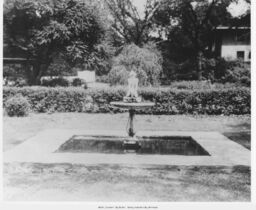 Fountain at 52nd and Brookside