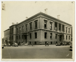 Kansas City Public Library - 9th and Locust Streets