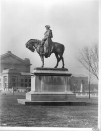 George Washington Statue