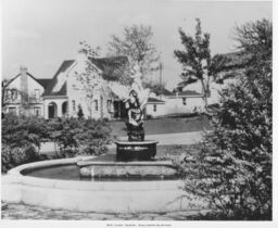 Fountain at 69th and Winthrope