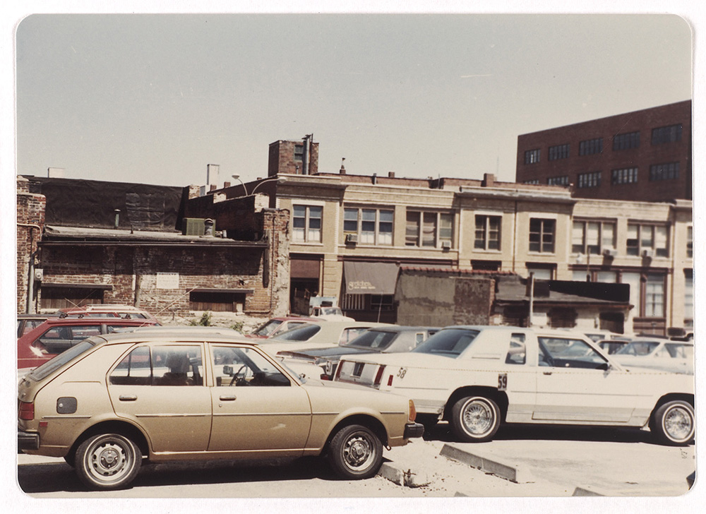 The Western Newspaper Union Building from a parking lot along 10th Street, circa 1983. Kansas City Public Library.