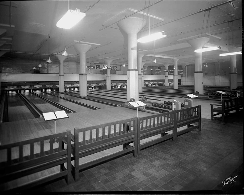 Pla-Mor bowling alley, ca. 1930s.  From the General Photograph Collection (P1), Missouri Valley Special Collections, Kansas City Public Library.