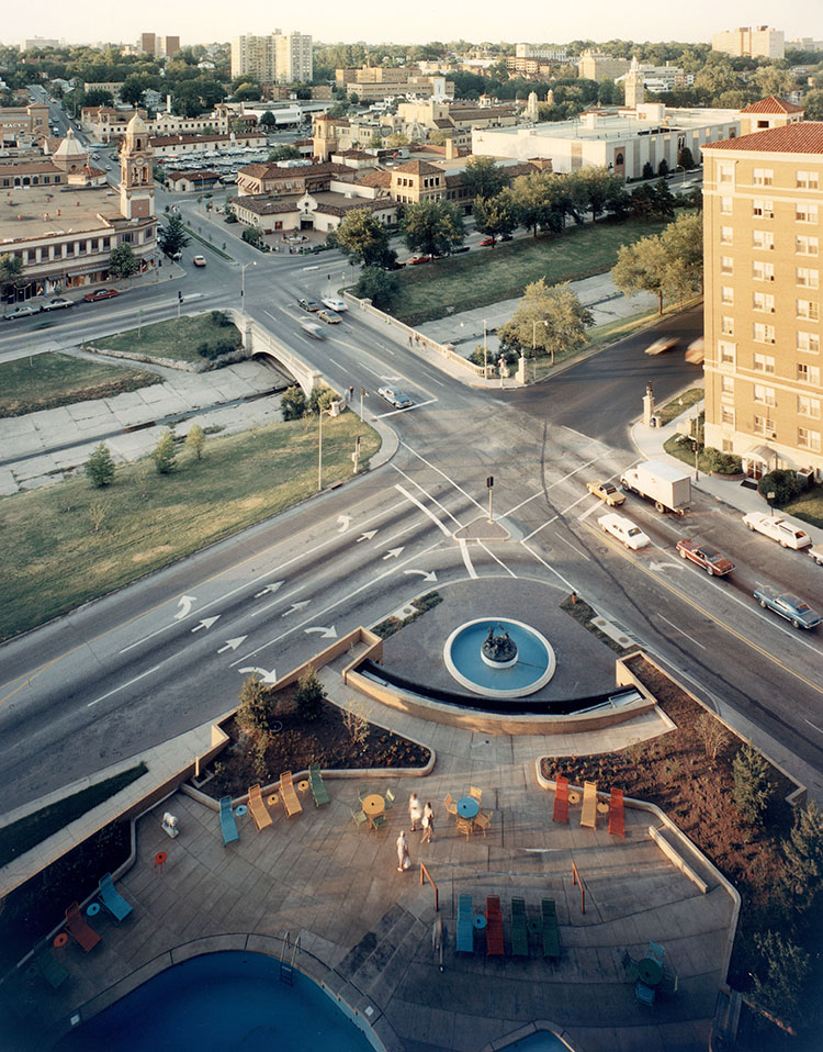 View from the Alameda Plaza Hotel showing the heavily paved Plaza.