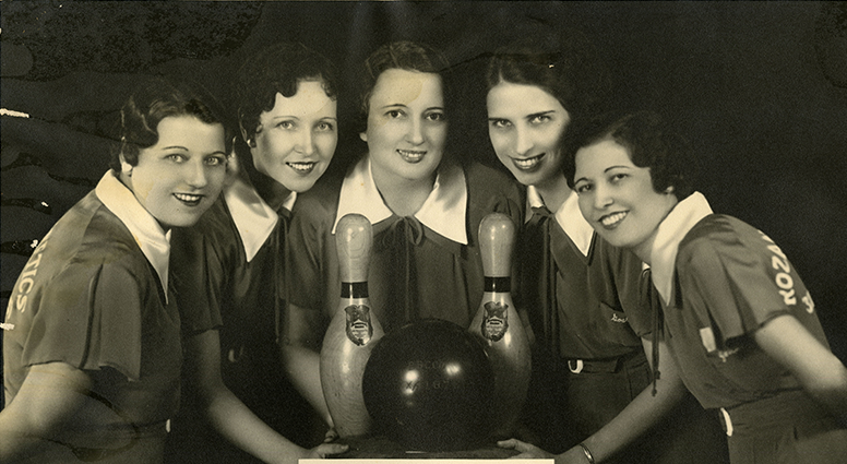 Rozan Cosmetics Bowling Team, 1935-1936.