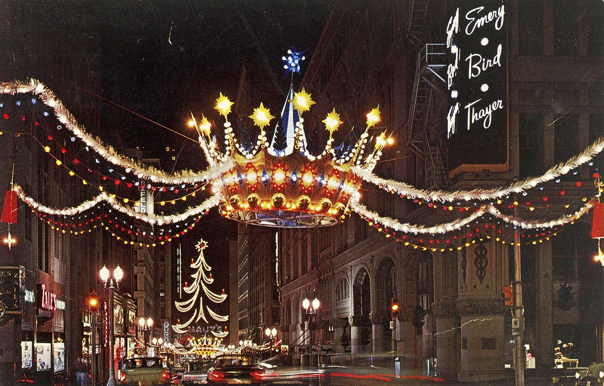 Postcard of Christmas crowns and decorations at 11th Street and Walnut along Petticoat Lane.