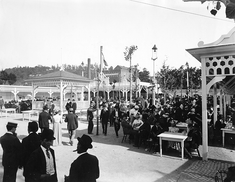 Kansas Citians at Electric Park shortly after opening day.