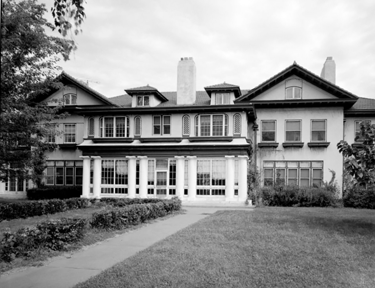 Longview Farm main residence from the Historic American Buildings Survey. LIBRARY OF CONGRESS