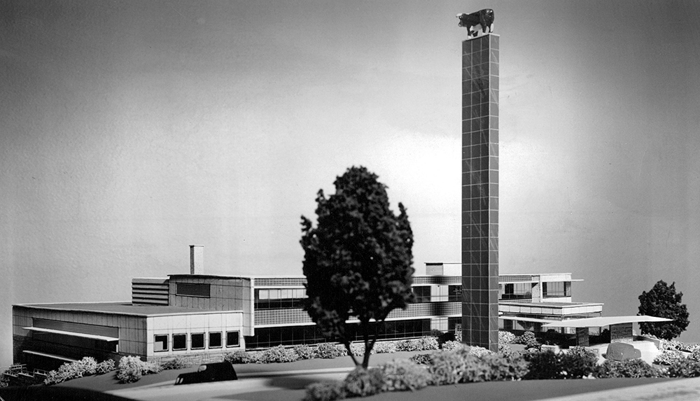 A model of Radotinsky’s design with the bull facing south.