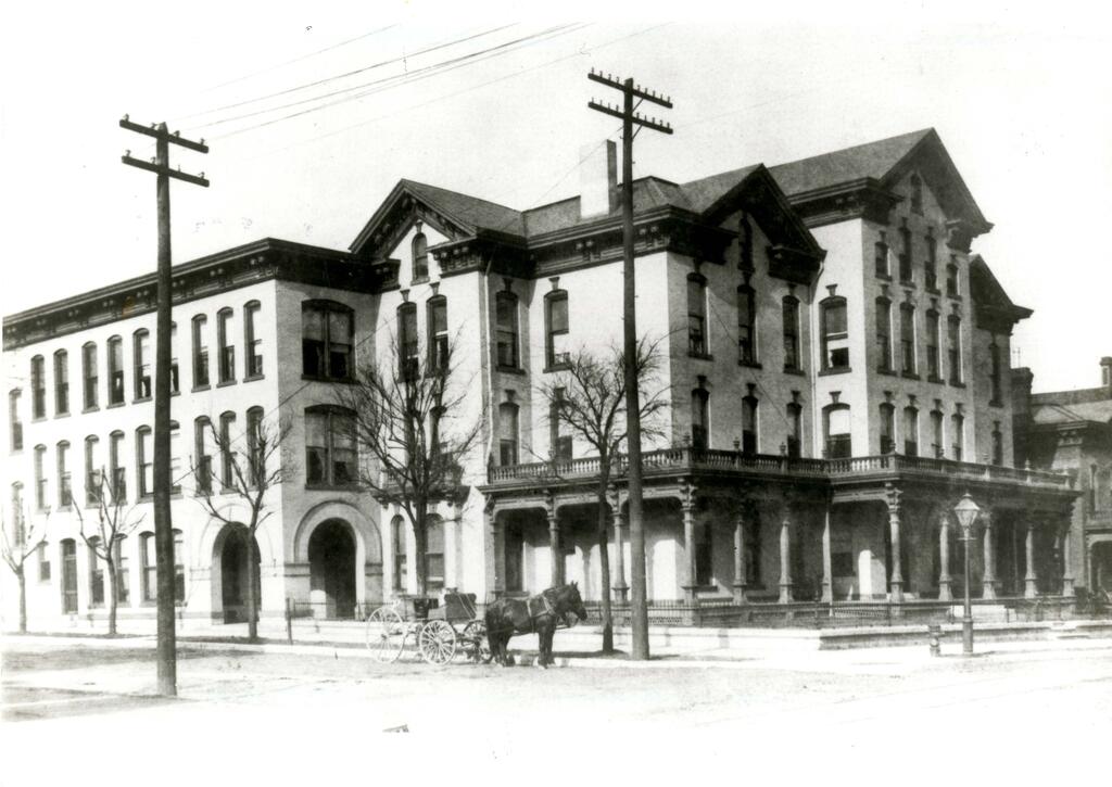 Old Virginia Hotel at 11th and Washington Streets, Kansas City, MO.