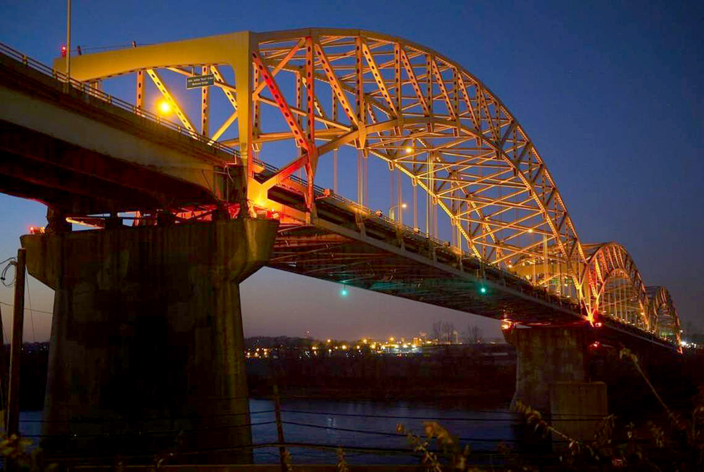 The Buck O'Neil Bridge, known as the Broadway Bridge until Oct. 2016. THE KANSAS CITY STAR