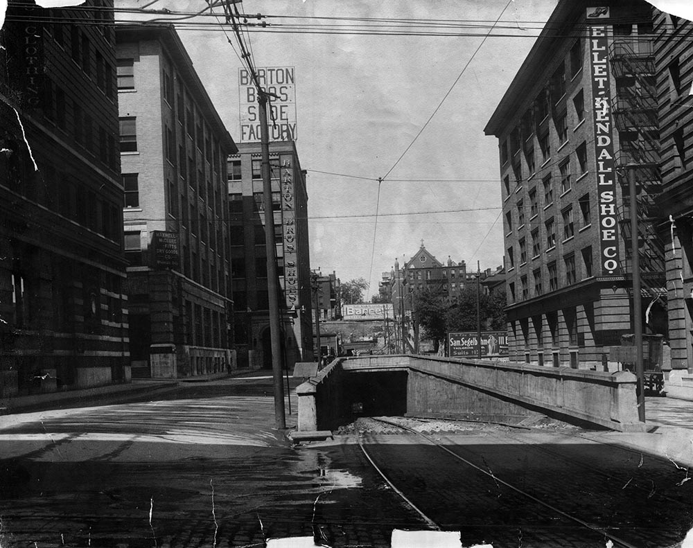 The Eighth Street Tunnel Entrance in 1915.Many garment industry workers arrived on streetcars here to go to work at nearby factories in the district. Though hierarchies existed in the garment industry, factory employees, office workers, executives, and visitors all arrived on the same streetcar system and entered garment buildings through the same front doors.