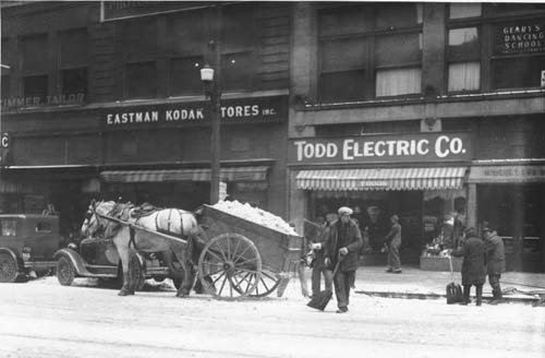 horse and buggy in the snow